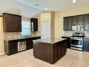 21914 Cascade Hollow Ln in Spring, TX - Building Photo - Building Photo