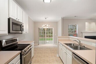 8408 Whisper Ridge Pl in Raleigh, NC - Foto de edificio - Building Photo