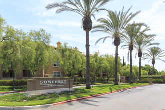 Somerset Apartment Homes in Irvine, CA - Foto de edificio - Building Photo