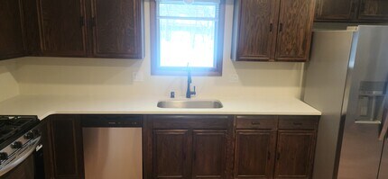 5736 Pembroke Dr in Fitchburg, WI - Foto de edificio - Building Photo