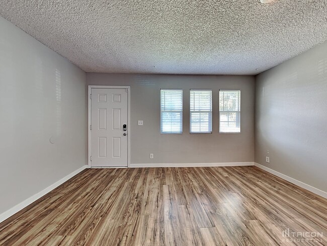 1373 Hobart Dr in Marysville, CA - Building Photo - Building Photo