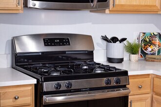 J Harbor Park at North Point in Reston, VA - Foto de edificio - Building Photo