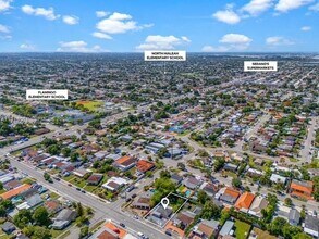 911 E 32nd St in Hialeah, FL - Building Photo - Building Photo