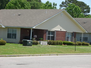 Greenview Estates Apartments in Memphis, TN - Building Photo - Building Photo