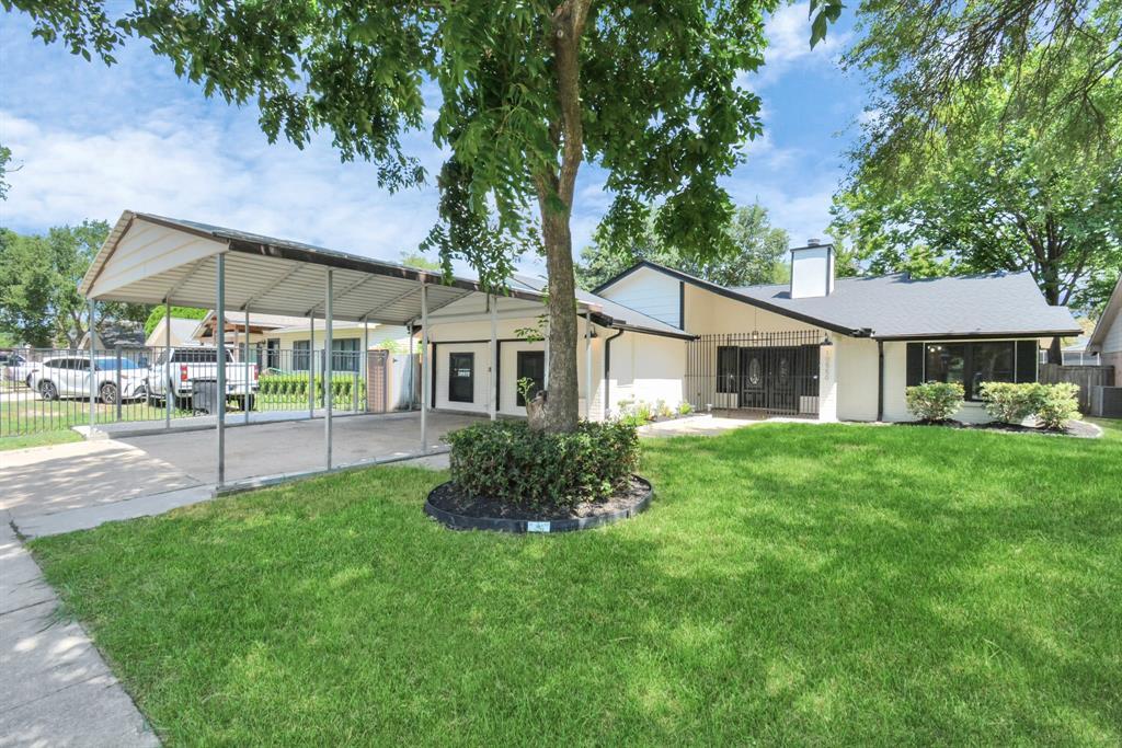 10550 Emnora Ln in Houston, TX - Building Photo