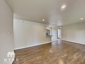 30548 5th Ave SW in Federal Way, WA - Building Photo - Building Photo