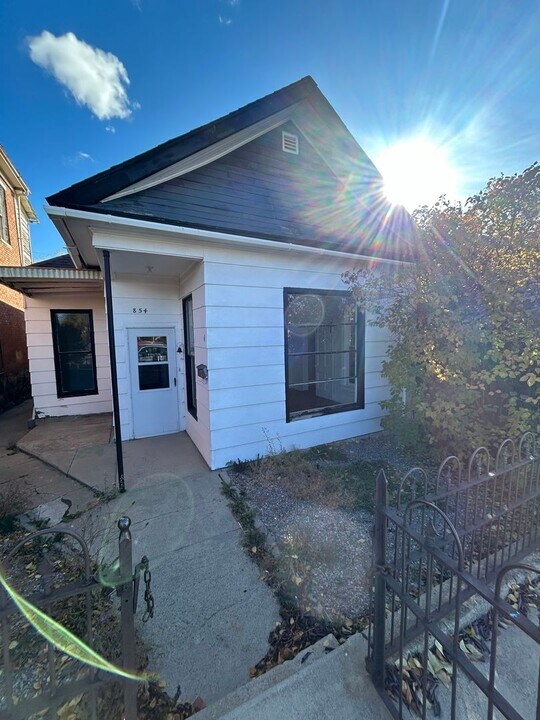 854 S Main St in Butte, MT - Building Photo