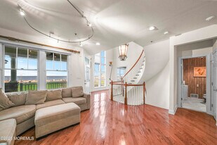 22 McKinley St in Long Branch, NJ - Building Photo