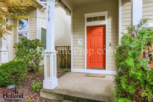 5619 NE Canard Dr in Hillsboro, OR - Building Photo - Building Photo