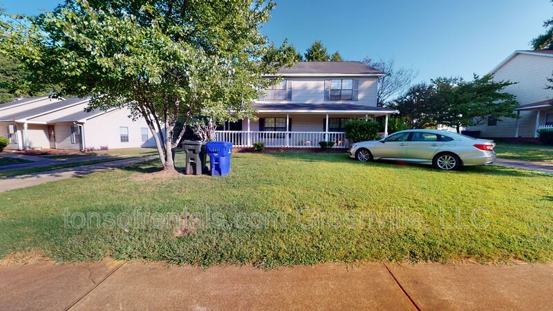 7a Retriever Ln in Greenville, SC - Building Photo