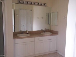 845 Wolverine St E in Lehigh Acres, FL - Foto de edificio - Building Photo