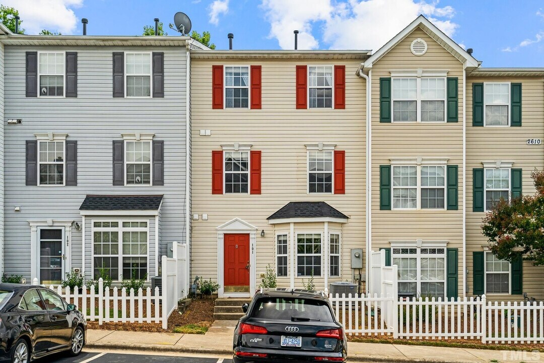 Room in Townhome on Ivory Run Way in Raleigh, NC - Building Photo