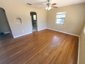 2501 8th St S in St. Petersburg, FL - Building Photo - Building Photo