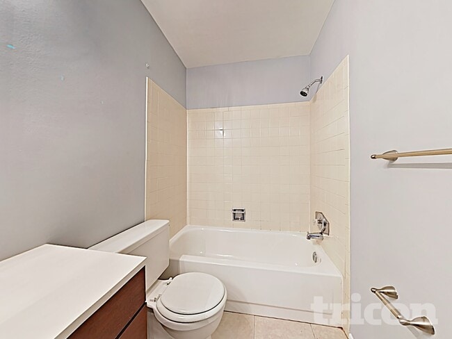 1913 Hudson Ct in Oldsmar, FL - Foto de edificio - Building Photo