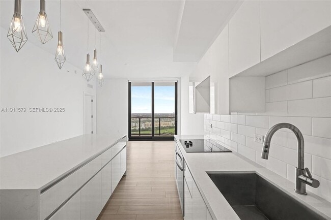 101 Diplomat Pkwy, Unit 2605 in Hallandale Beach, FL - Building Photo - Building Photo