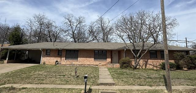 property at 905 W Tarleton St