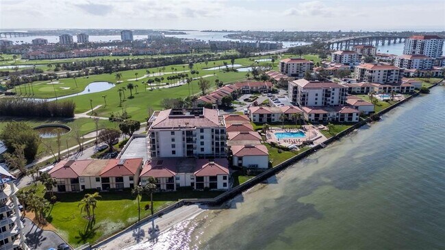 6051 Sun Blvd in St. Petersburg, FL - Foto de edificio - Building Photo