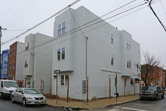 1930 S 7th St in Philadelphia, PA - Building Photo - Primary Photo