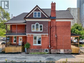 18 Weber St W in Kitchener, ON - Building Photo - Building Photo