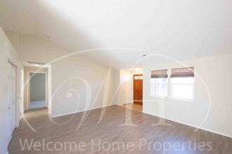 1164 SE Scenic View Dr in College Place, WA - Building Photo - Building Photo