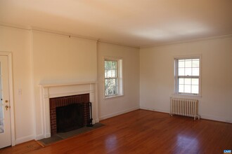 1998 Hansens Mountain Rd in Charlottesville, VA - Building Photo - Building Photo