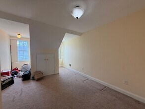 34 Bingham Ave in Dedham, MA - Foto de edificio - Building Photo