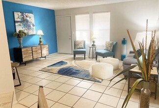 3901 S Garnett Rd in Tulsa, OK - Foto de edificio - Building Photo