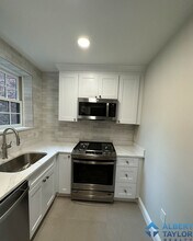 35 Park St, Unit 2 in Brookline, MA - Foto de edificio - Building Photo