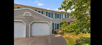 462 Crosswinds Dr in Lititz, PA - Building Photo