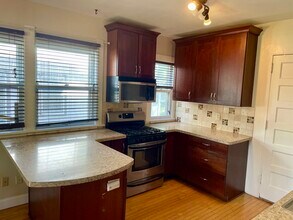 1326 Vilas Ave, Unit Lower Flat in Madison, WI - Building Photo - Building Photo