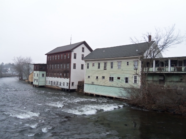 Commercial/Multi-Family in Tilton, NH - Building Photo - Building Photo