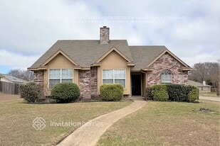 1201 Cypress Ln in Lancaster, TX - Building Photo