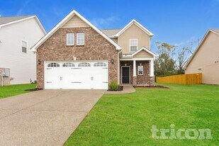 1372 Wentworth Dr in Gallatin, TN - Building Photo