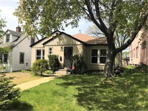 4234 Cedar Ave S in Minneapolis, MN - Building Photo - Building Photo