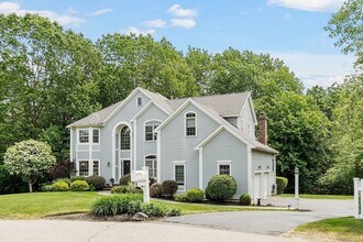 22 Periwinkle Way in North Andover, MA - Building Photo - Building Photo