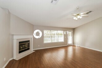 10450 McGirts Creek Dr in Jacksonville, FL - Building Photo - Building Photo