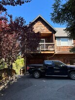 2202 Damuth St, Unit 2 in Oakland, CA - Building Photo