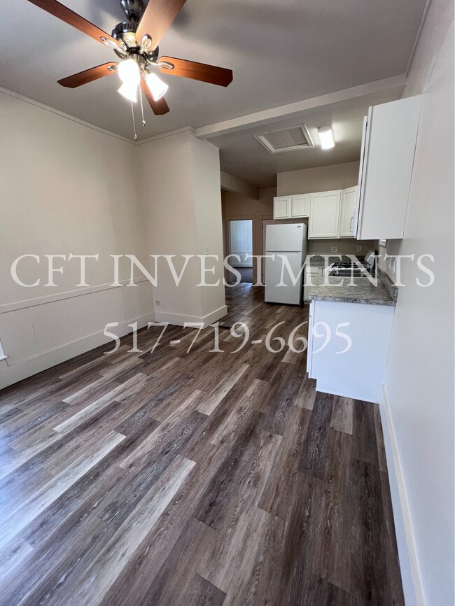 121 W Seminary St, Unit 121 Upper in Charlotte, MI - Building Photo - Building Photo