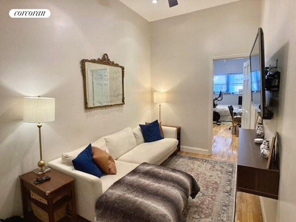 276 Prospect Park W in Brooklyn, NY - Building Photo