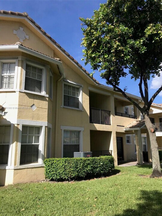 2508 Belmont Ln in North Lauderdale, FL - Building Photo
