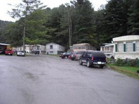 Ivy Crest in Bluefield, WV - Building Photo