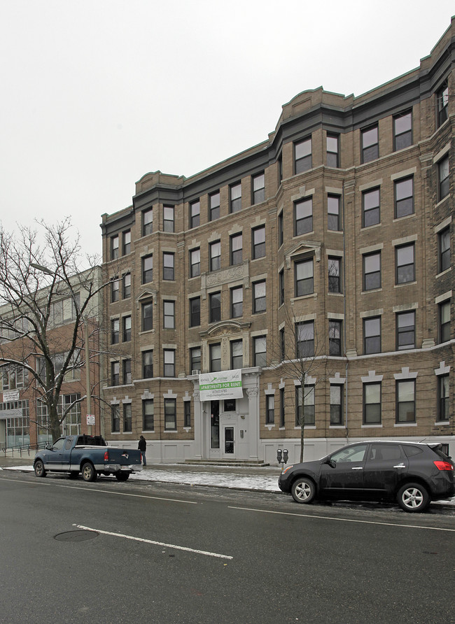 1056 Commonwealth Ave in Boston, MA - Foto de edificio - Building Photo