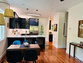 14 Constitution Ct in Asheville, NC - Foto de edificio - Building Photo