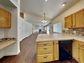 2031 E Lochmeadow Ct in Meridian, ID - Building Photo - Building Photo