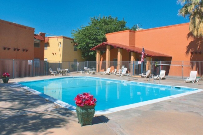 Villa Ciento Apartments