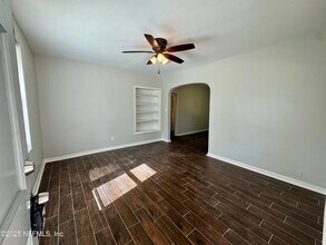 4779 Shirley Ave in Jacksonville, FL - Building Photo - Building Photo