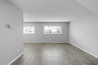 924 SE 9th Ave in Minneapolis, MN - Building Photo - Building Photo