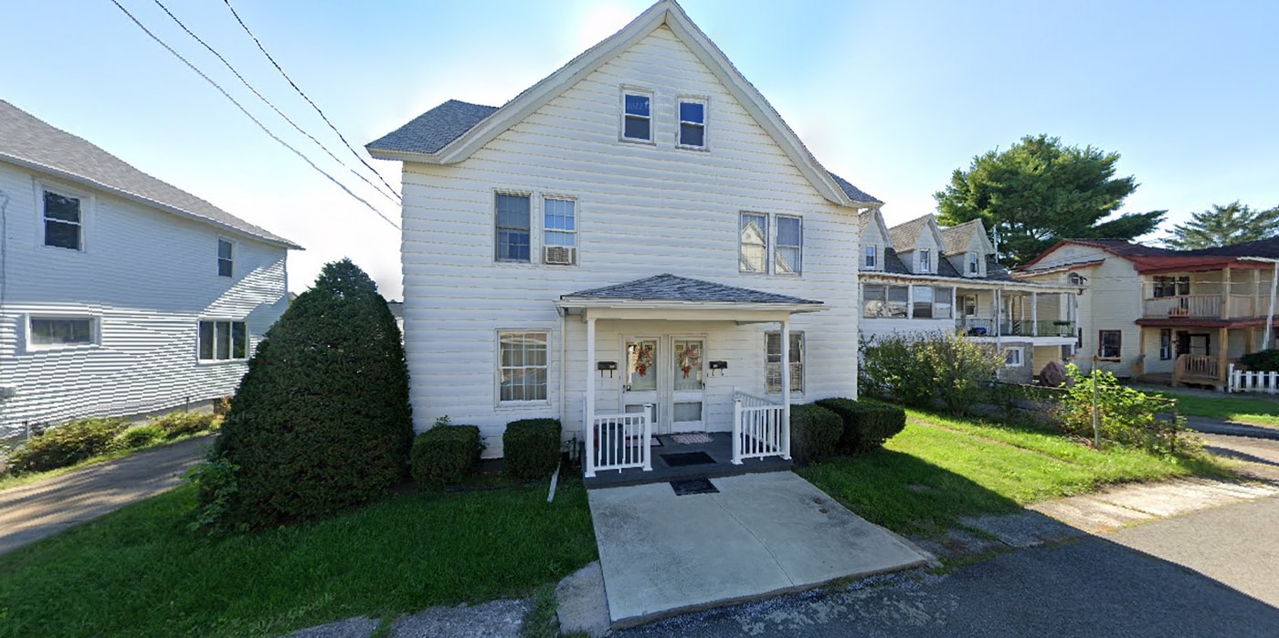 1934 Bristol Ct in Scranton, PA - Building Photo