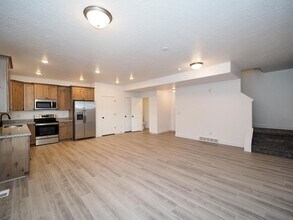 4208 W Coral Pink Ct in Riverton, UT - Building Photo - Building Photo