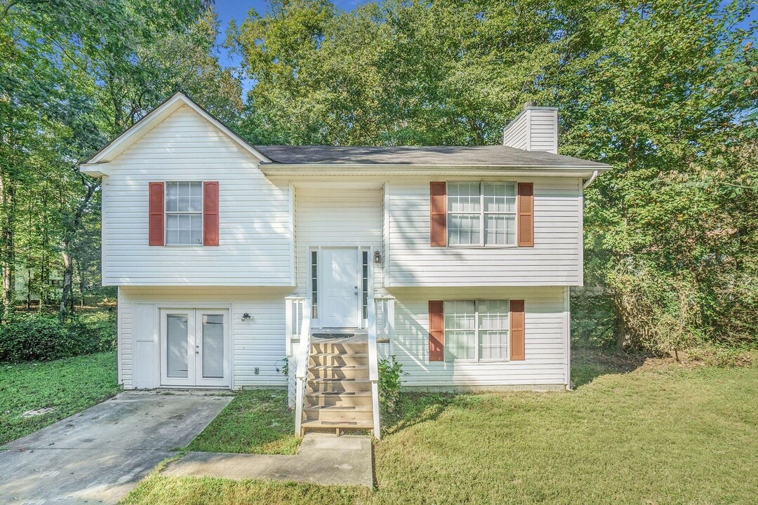 866 Hedge Garden Ct in Stone Mountain, GA - Building Photo